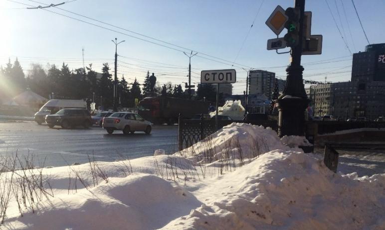 Фото Как в Челябинске снег не убирают