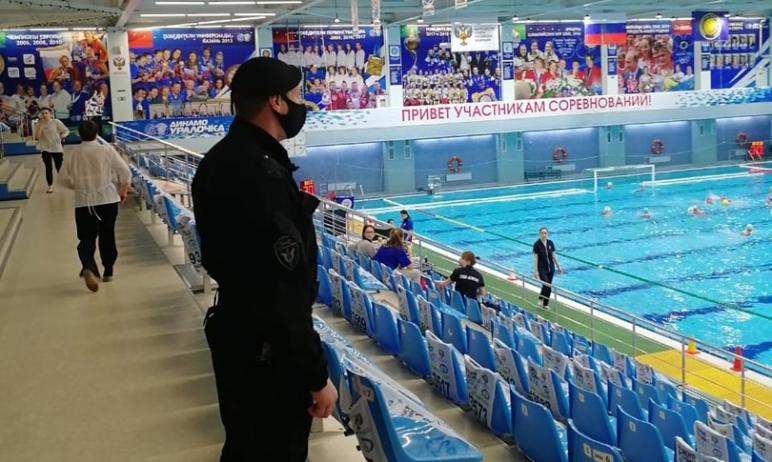 Фото ОМОН Златоуста обеспечивает безопасность на Всероссийских соревнованиях по водному поло