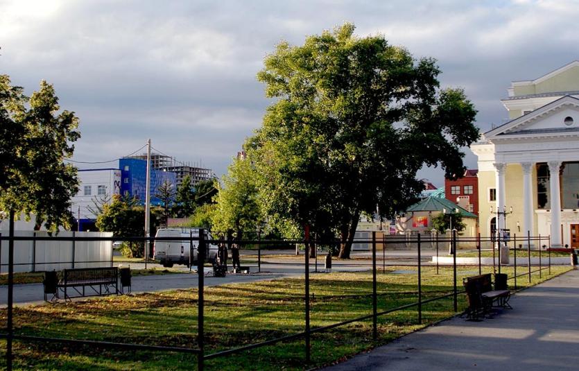 Фото В Челябинске начались работы по установке памятника Петру Столыпину