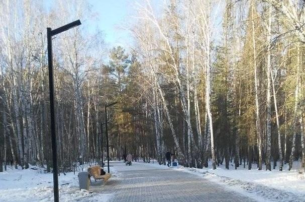 Фото Жителей Челябинска возмутили новые светильники, которые похожи на виселицы в концлагере