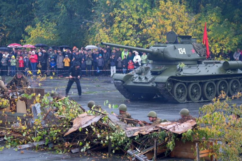 Фото В танковом училище Челябинска стреляли