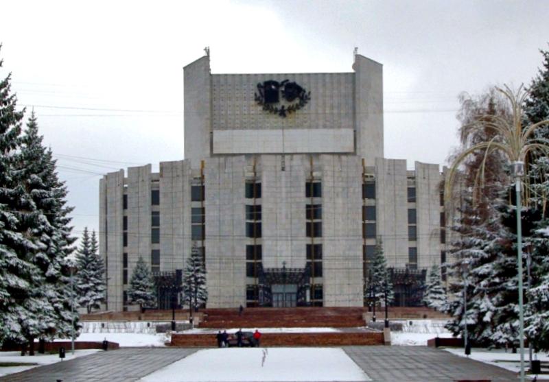 Фото Здание Челябинского театра драмы облачится в защитную сетку