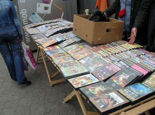 Фото В Челябинске изъято более 160 дисков с порнографией