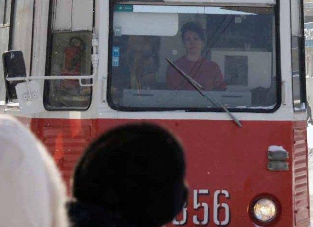 Фото В центре Челябинска временно закрывается движение трамваев