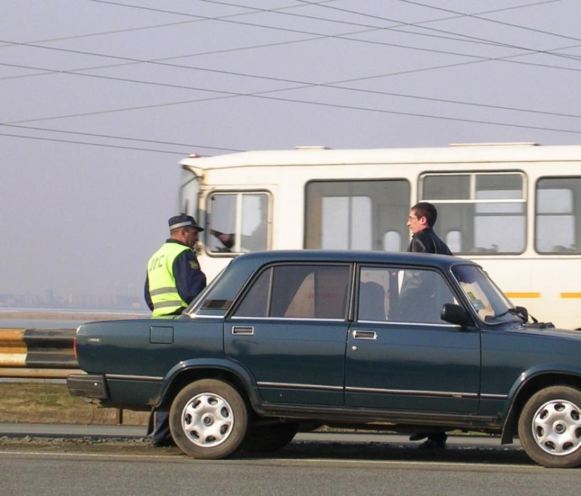 Фото ДТП на трассе Челябинск-Троицк: рейсовый автобус пошел на двойной обгон и вытолкнул на &quot;встречку&quot; легковушку