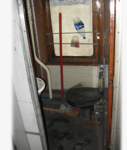 Фото В Челябинской области мужчина покончил с собой в туалете поезда