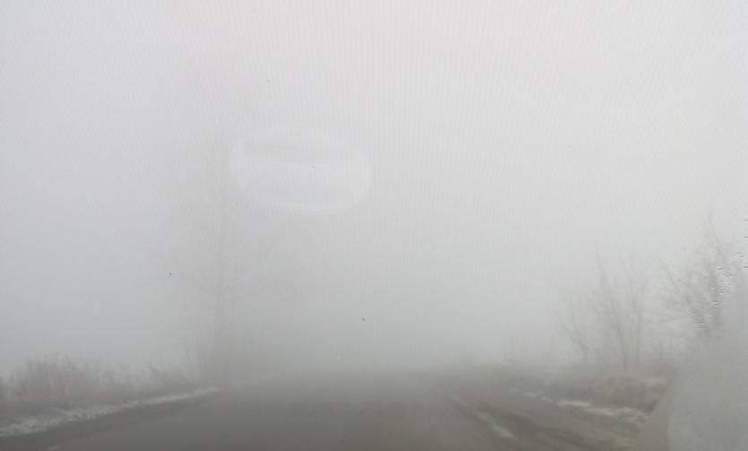 Фото Туман и смог ограничили видимость на дорогах Челябинской области и повлияли на самочувствие населения
