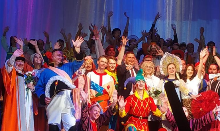 Фото Образцовый театр «Контакт» из Челябинска отпраздновал полувековой юбилей