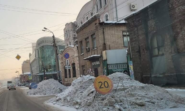 Фото В Челябинске подрядчики увеличили количество самосвалов для вывоза снега