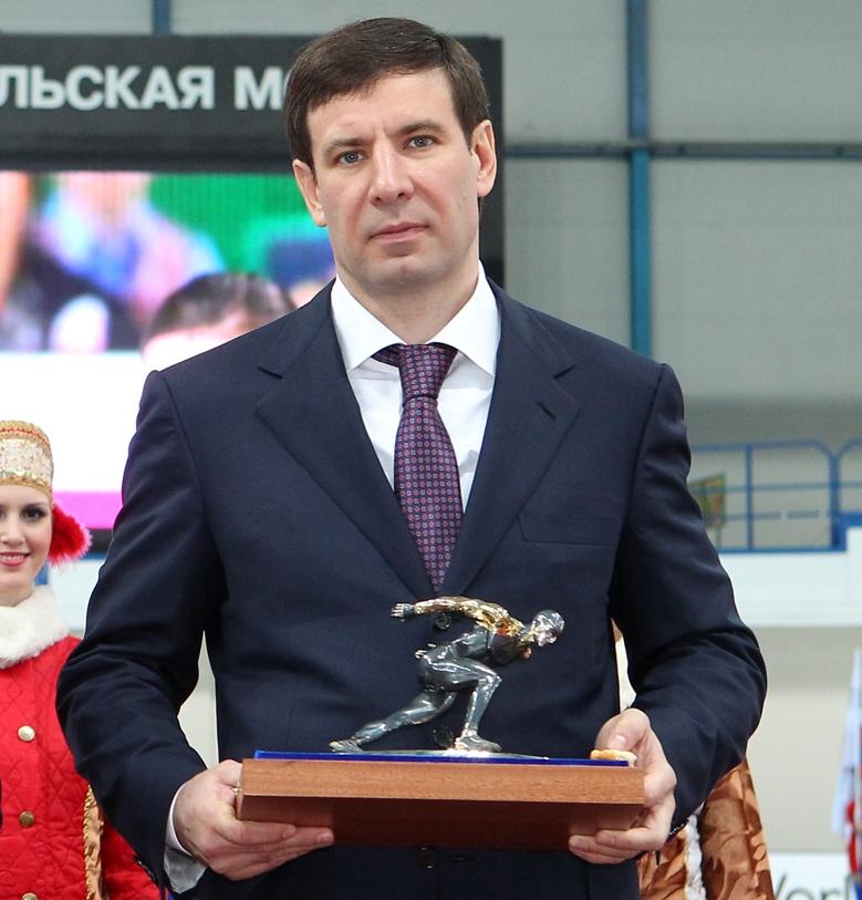 Фото Михаил Юревич поздравил челябинскую конькобежку с победами на чемпионате мира