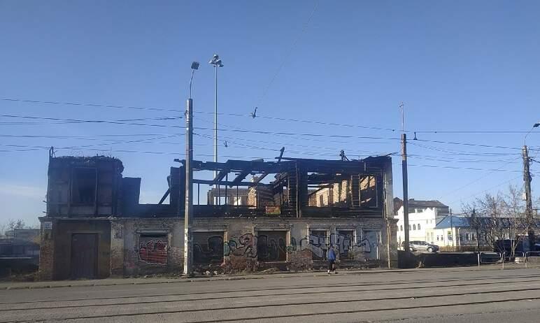 Фото В Челябинске восстановят утраченный облик полусожженного старинного особняка на Труда