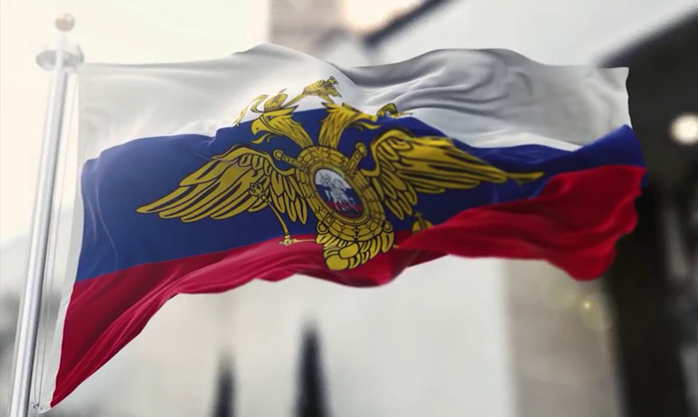 Фото Полицейские записали ролик к Дню Российского флага
