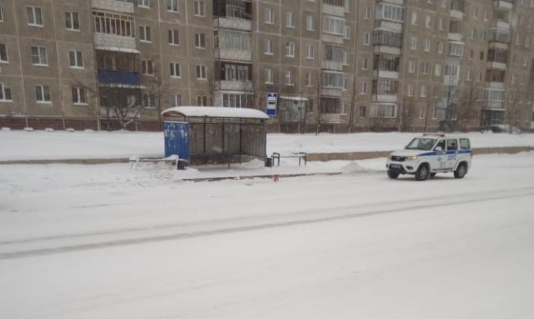 Фото В Челябинской области двухлетний мальчик попал под колеса маршрутки