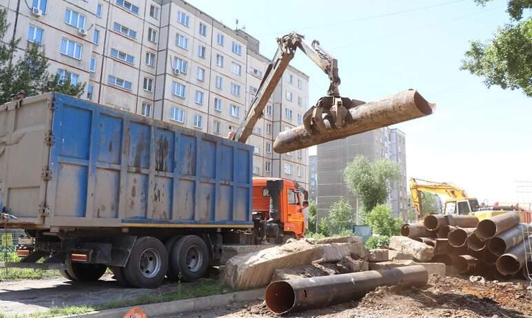 Фото В Тракторозаводском районе Челябинска ремонтируют изъеденные коррозией тепловые сети