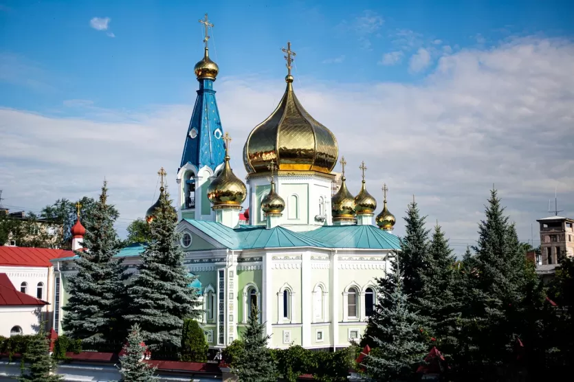 Фото В Челябинске торжественно встретили ковчег с мощами блаженной Матроны Московской