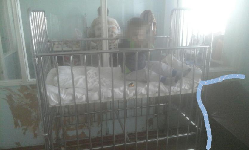 Фото Ели возле Челябинской областной публичной библиотеки получили «черную метку»