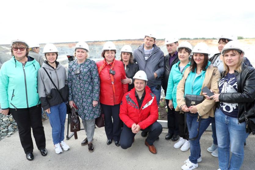 Фото Жители Хабаровского края посетили Михеевский ГОК 