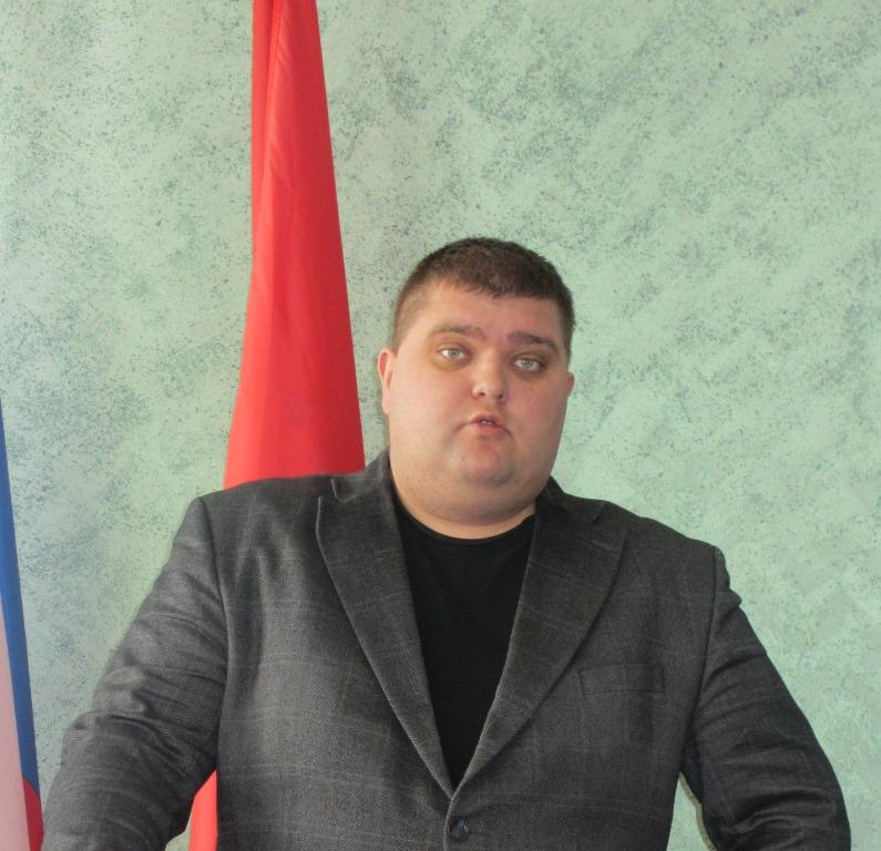 Фото Жильцы челябинской пятиэтажки не могут избавиться от трупного запаха после смерти соседа