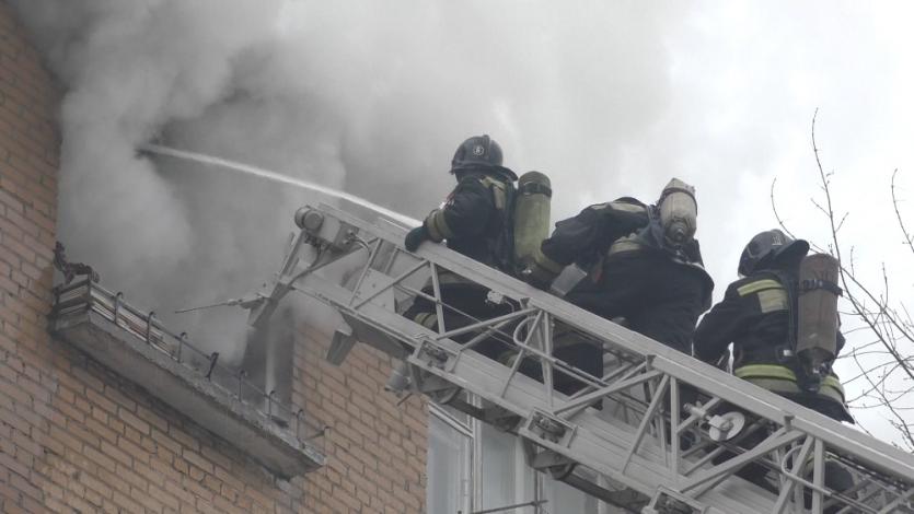 Фото В Челябинске любитель выпивки погиб на пожаре и едва не спалил весь дом