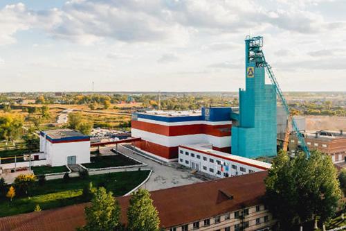 Фото В Пласте под завалами золотоносной породы в шахте погиб горняк
