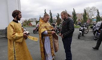 Фото Память безвременно усопших байкеров впервые почтили в Чебаркульском храме Преображения Господня