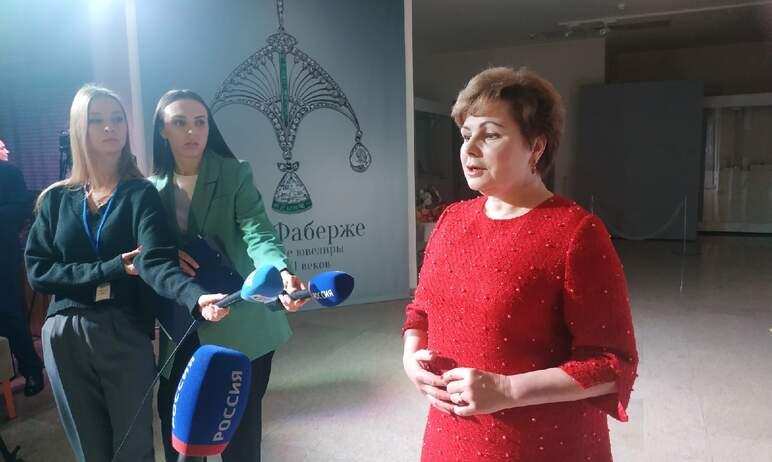 Фото Елена Гагарина представила в Челябинске выставку ювелирных шедевров России трех веков