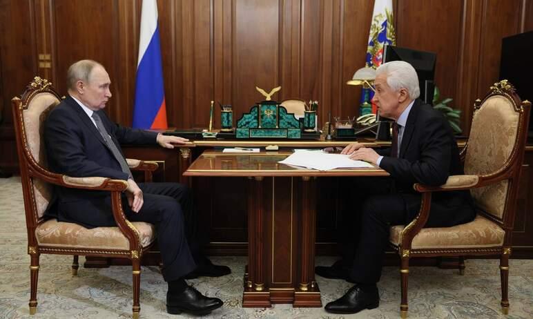 Фото Владимир Путин поблагодарил «Единую Россию» за абсолютно патриотическую позицию 