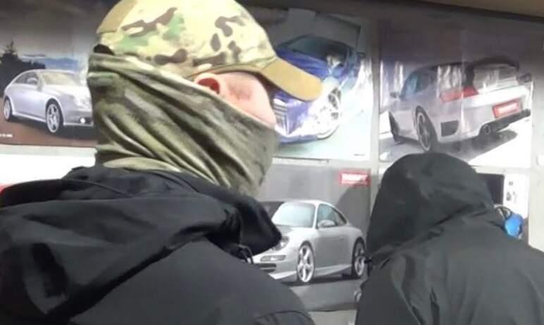 Фото Коктейль Молотова в мэрию закинули бакальские рокеры