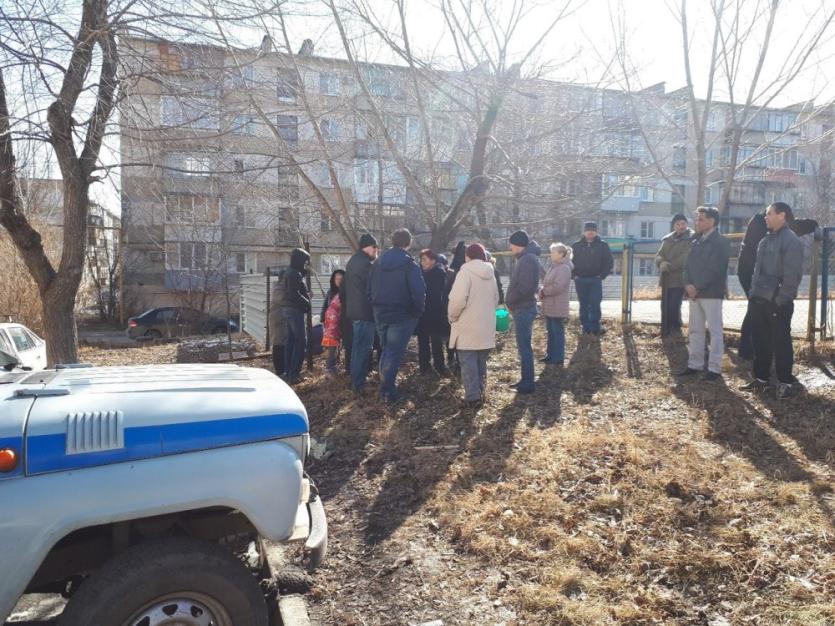 Фото В Челябинске полиция задержала противников стройки на Калинина