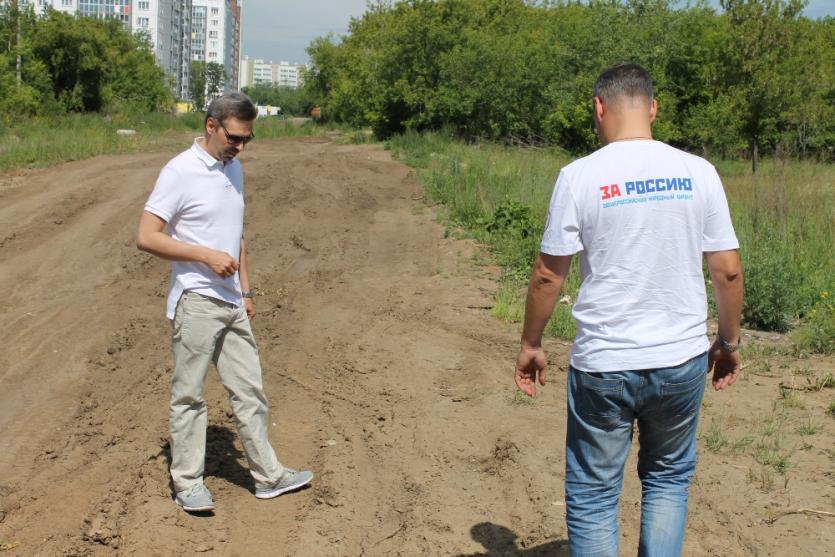 Фото Жители челябинских новостроек, сами укатавшие дорогу, требуют ответа властей