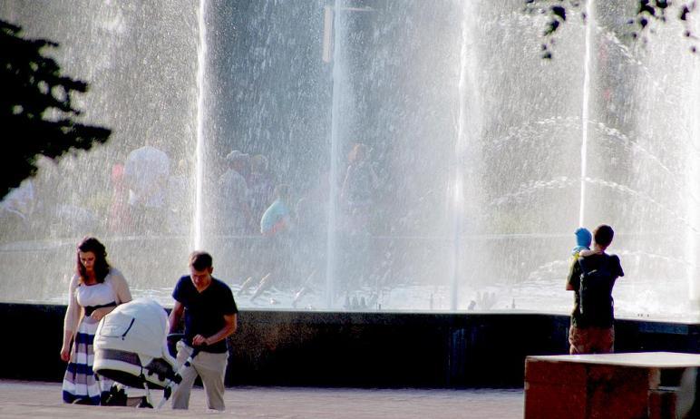 Фото Владислав Макаров: Поющий фонтан на Театральной площади Челябинска оказался в надежных руках