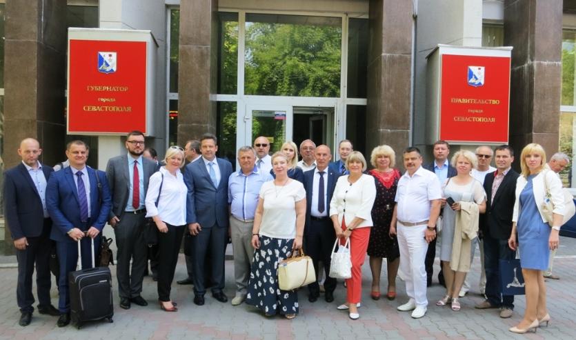 Фото Челябинцы провели в Крыму переговоры с деловыми людьми