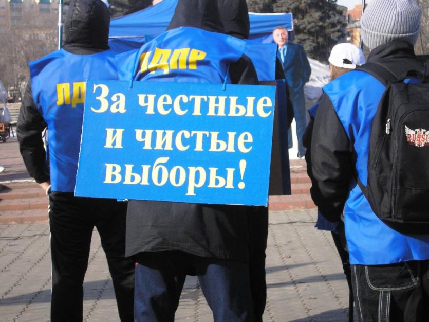 Фото Челябинские «соколы Жириновского» решили составить конкуренцию Барышеву и провести 800 пикетов