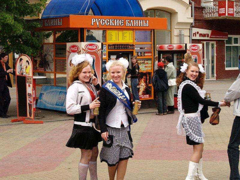 Фото Челябинские чиновники системы образования голосуют за школьную форму