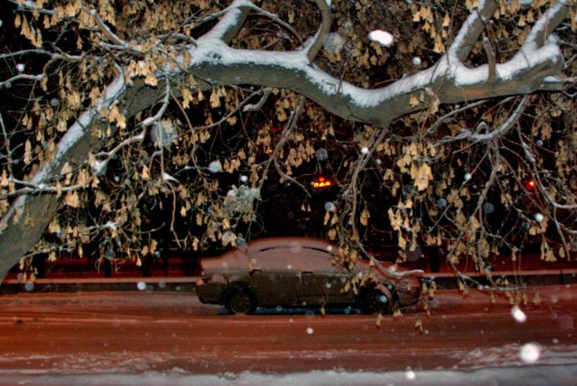 Фото Челябинск во мгле: дорожные службы не успевают убирать снег с дорог