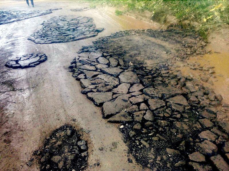 Фото В шахтерском Копейске местные  жители сами мостят дороги