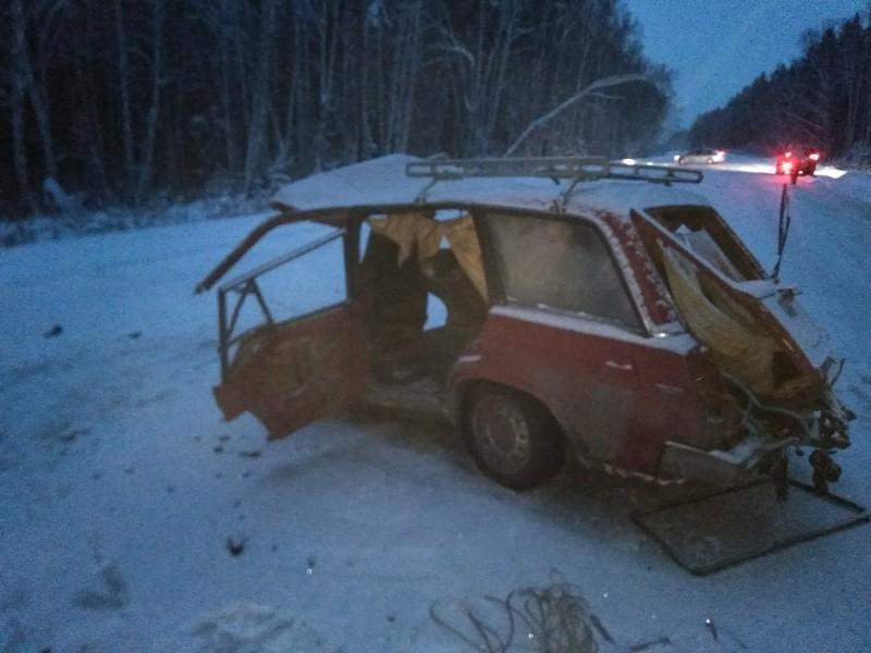 Фото На трассе под Челябинском погибли двое жителей Курганской области