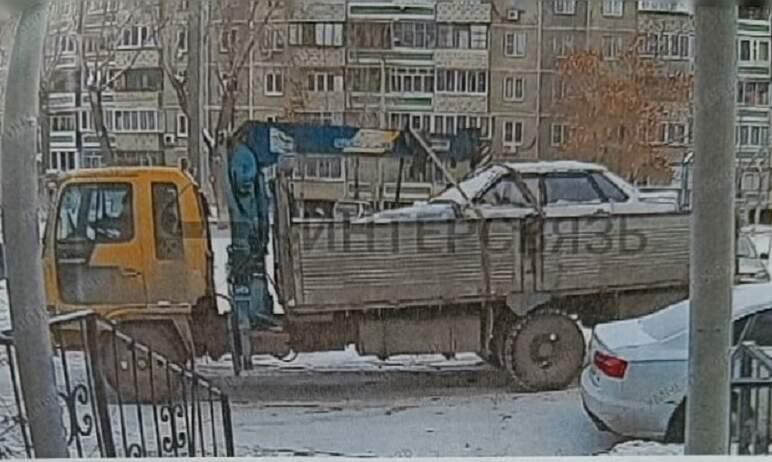 Фото Челябинец вызвал эвакуатор, чтобы украсть машину 