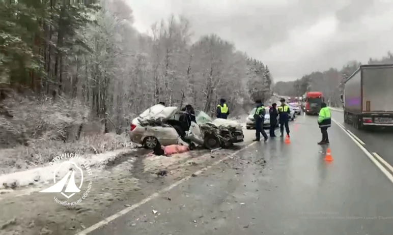 Фото  В ДТП на трассе М-5 в Златоусте погибла девушка-пассажир, водитель в больнице