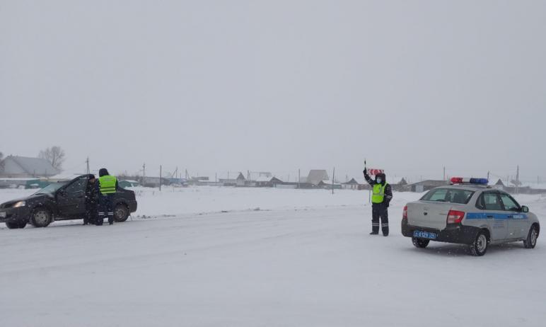 Фото В Челябинской области из-за снегопада продлено ограничение движения большегрузов на трассе М-5