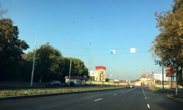Фото В Челябинске на участке Комсомольского проспекта появился разделительный газон