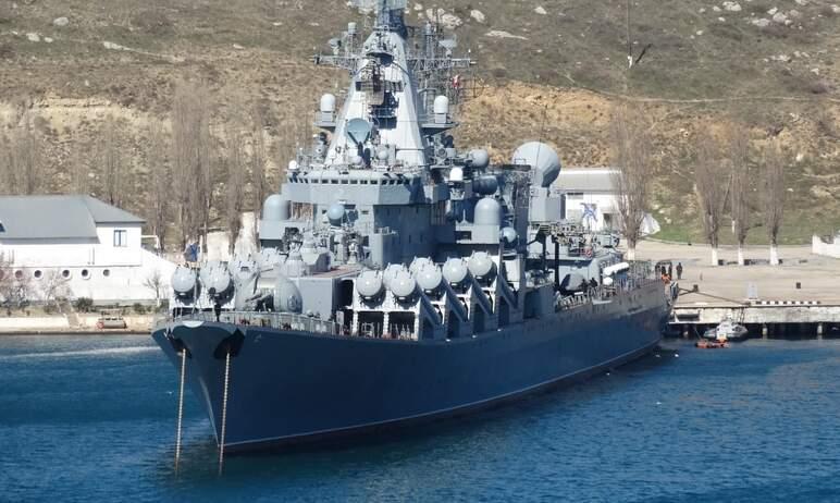 Фото Минобороны России: очаг возгорания на крейсере «Москва» локализован