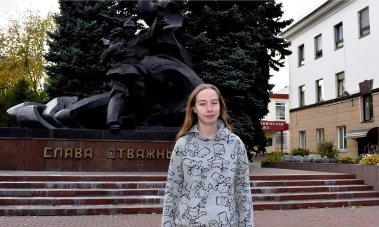 Фото Челябинскую девушку, которая поймала выпавшего из окна ребенка, наградят в Совете Федерации