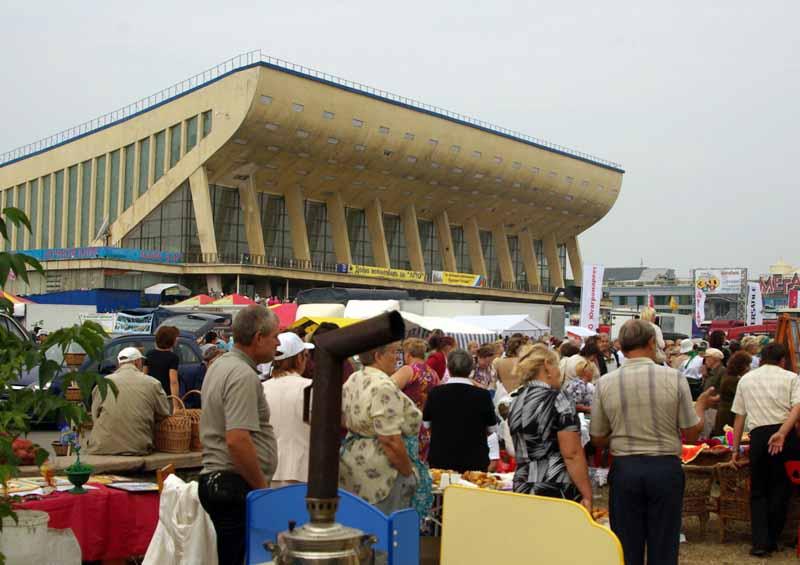 Фото Странный симбиоз: автовокзал под крышей Дворца спорта «Юность»