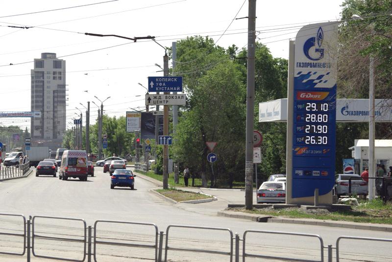 Фото Тефтелев предложил засадить деревьями АЗС Челябинска