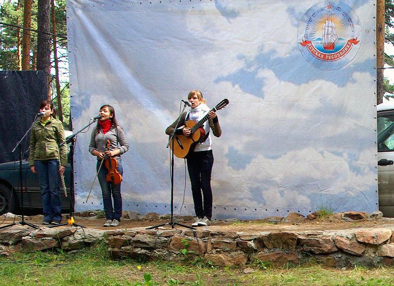 Фото Юных бардов Челябинской области приглашают спеть и получить путевки в «Артек»