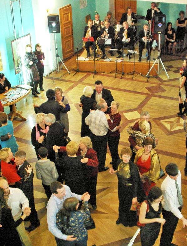 Фото «Уральский диксиленд» даст предновогодний концерт-бал