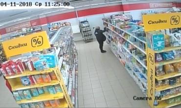 Фото Рецидивист из Челябинска вынес из магазина Пензы флаконы с шампунем 