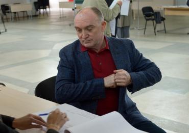 Фото Губернатор Борис Дубровский проголосовал на выборах депутатов Госдумы 