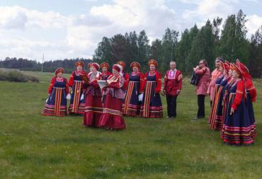 Фото В селе Демарино репетировали Бажовку